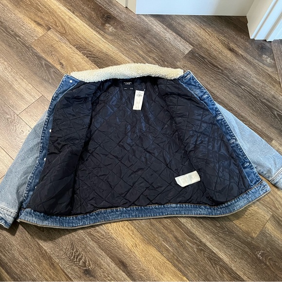 Vintage Y2K fleece lined Ambercrombie and Fitch Jean Jacket - Picture 6 of 10